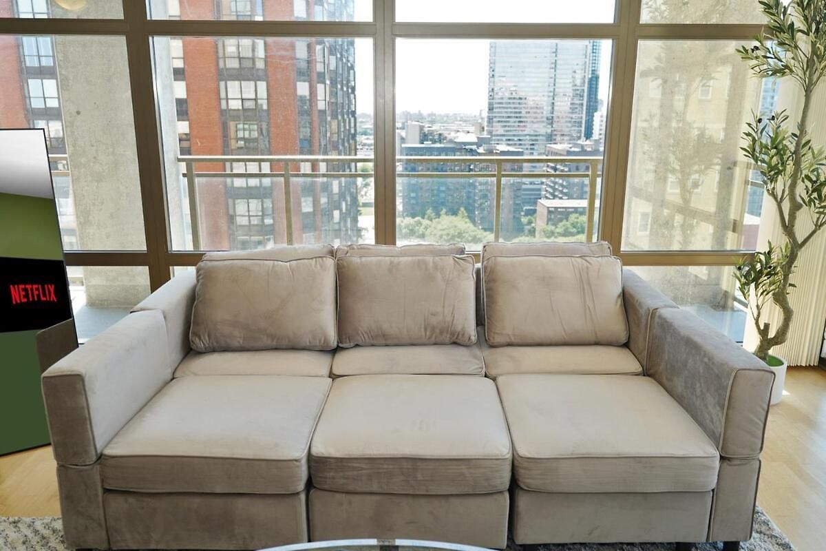 18th Floor 2br Grant Park With Balcony, Gym Apartment