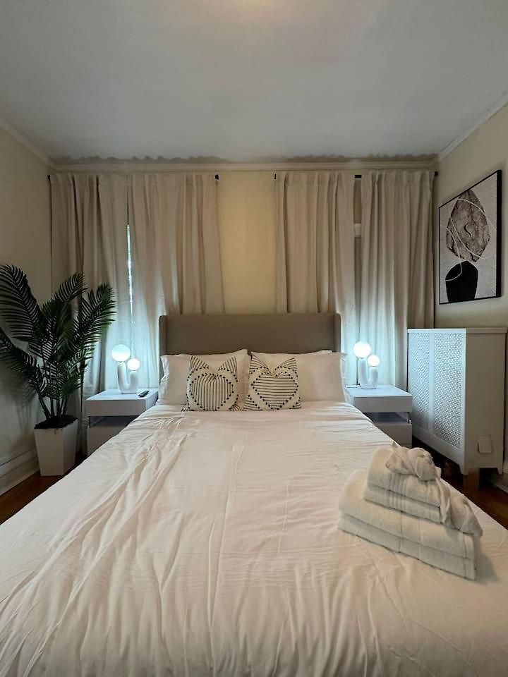 Walk To The • Private Office • 5br * Chicago