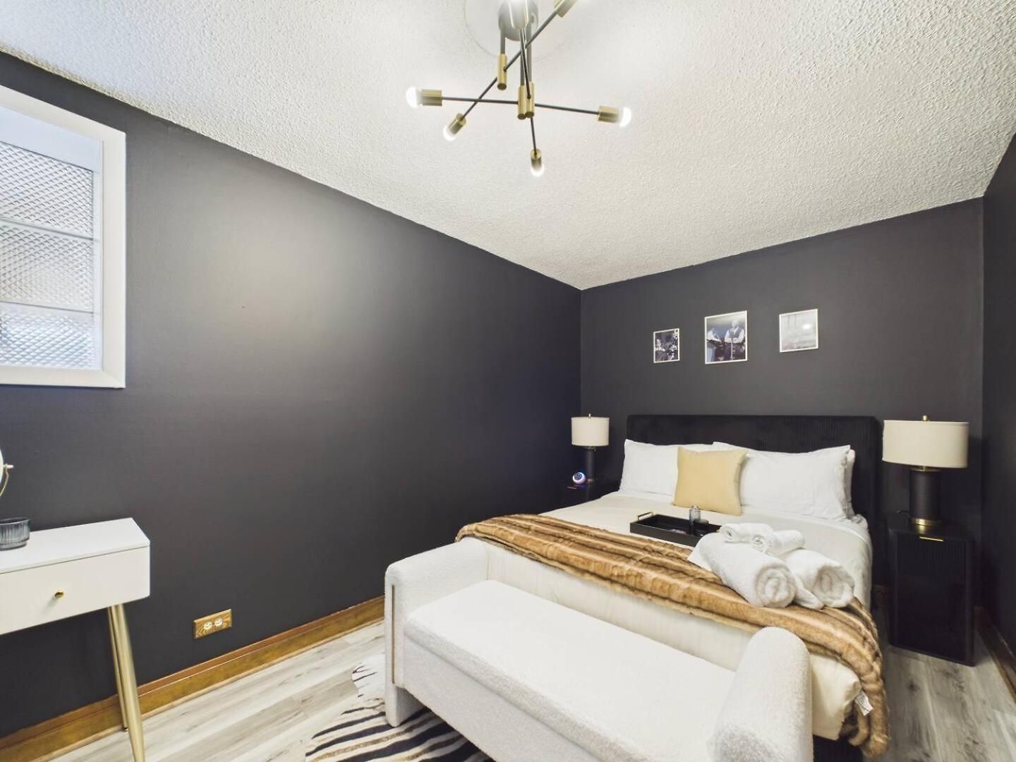 Wrigley Luxe 3br Free Parking Apartment