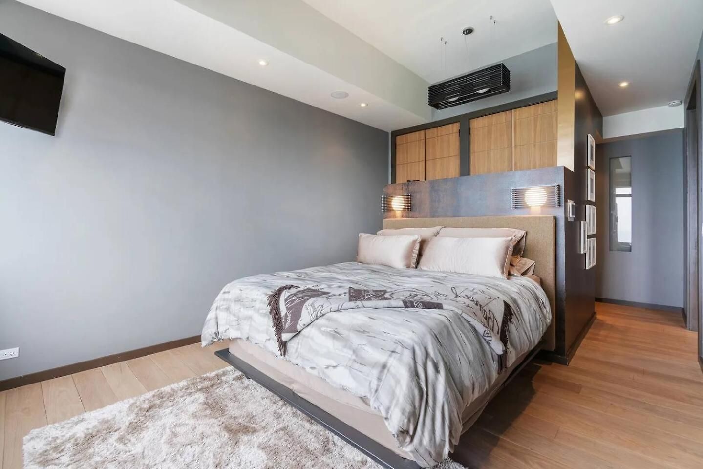 Expansive Views Of Michigan Apartment