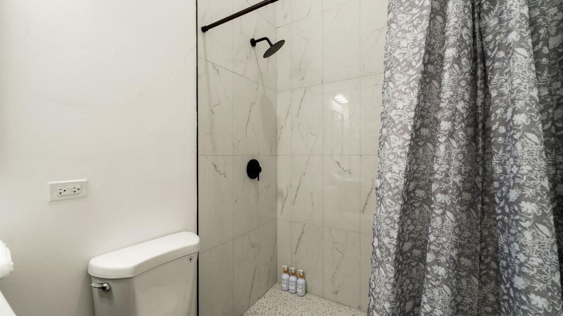 Spacious 3bd West Town Next To Kasama Chicago