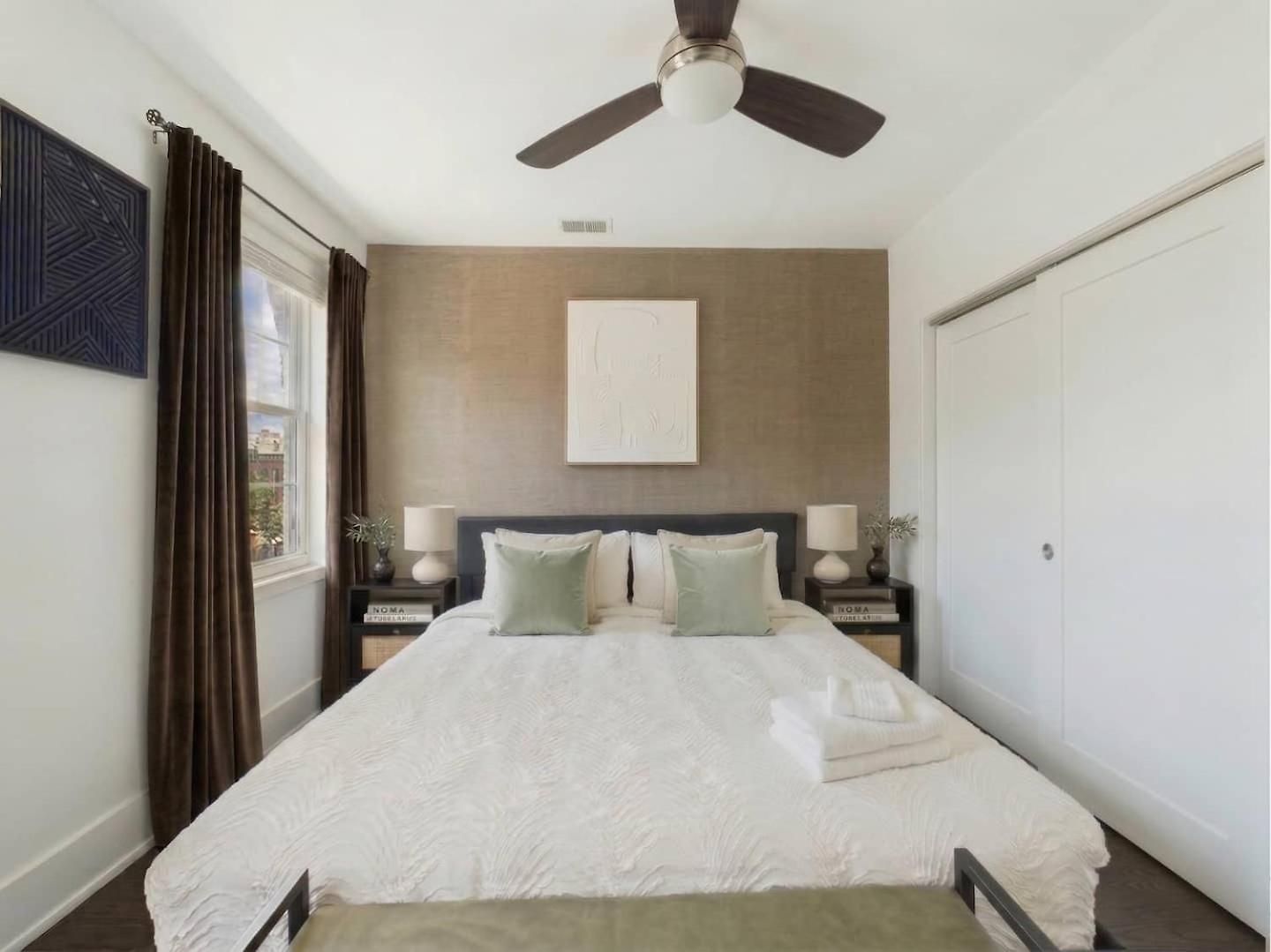 The Boho House Two Private Parking Apartment Chicago