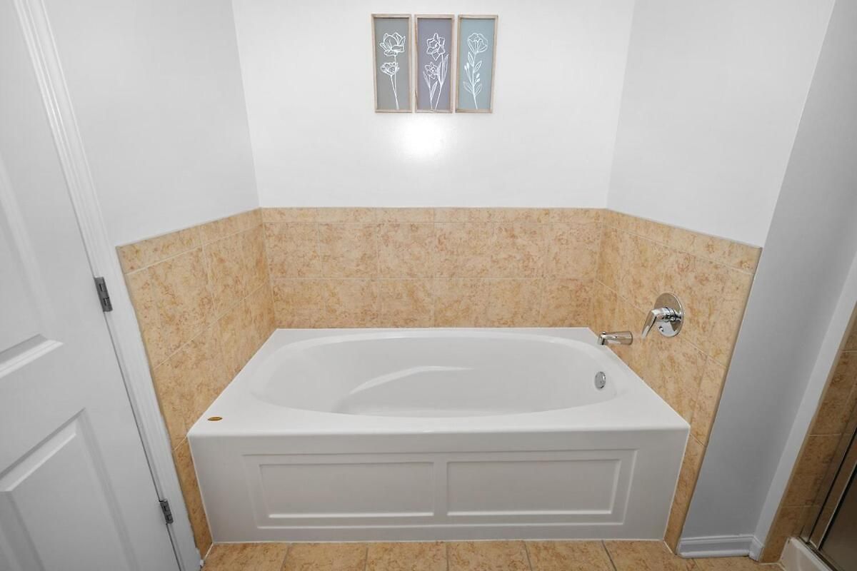 18th Floor 2br Grant Park With Balcony, Gym Apartment Chicago