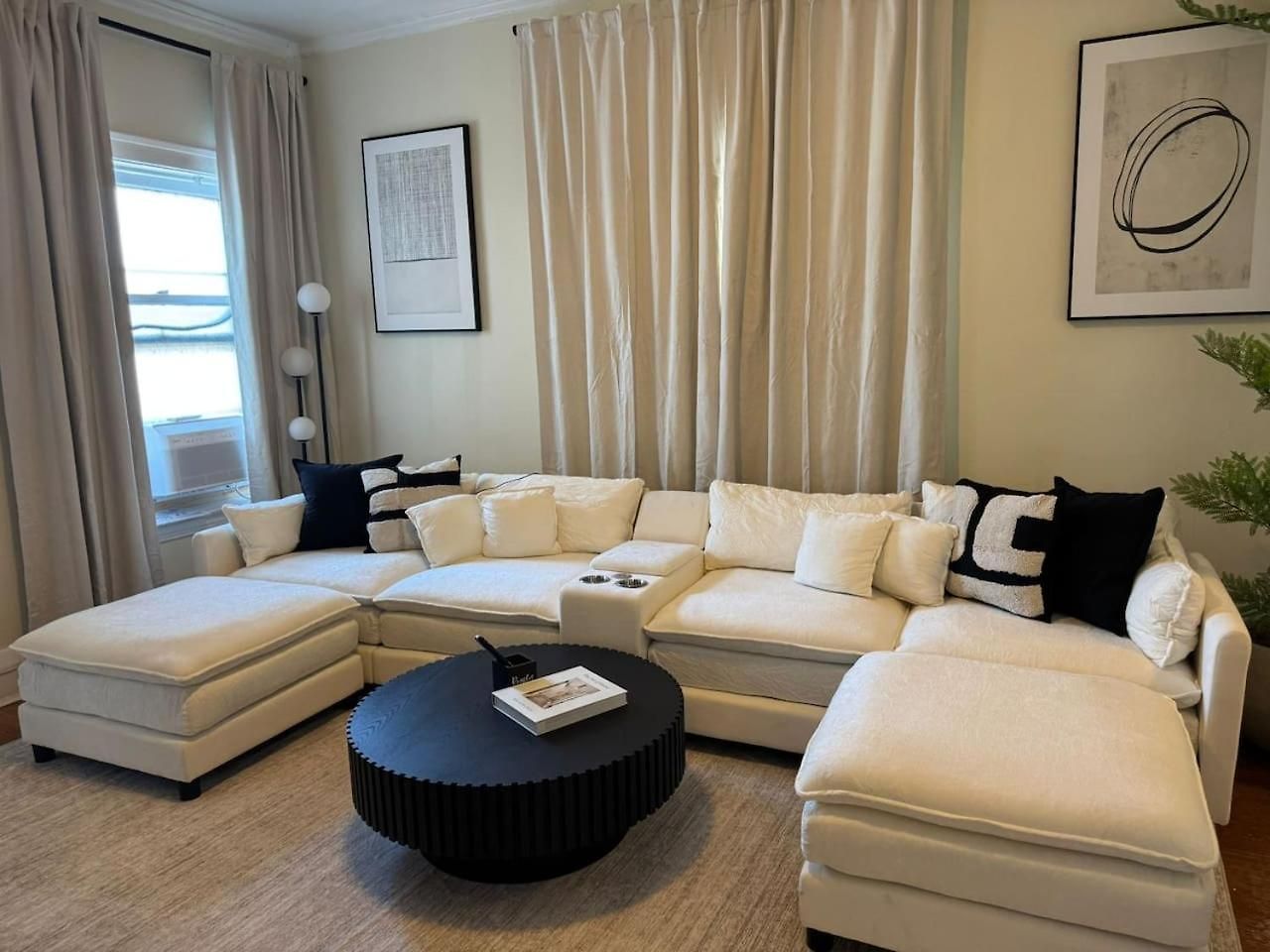 Apartment Walk To The • Private Office • 5br Chicago