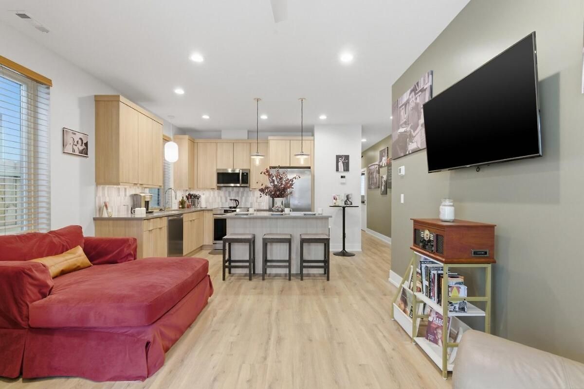Apartment Black Gallery Solar 2br Woodlawn *