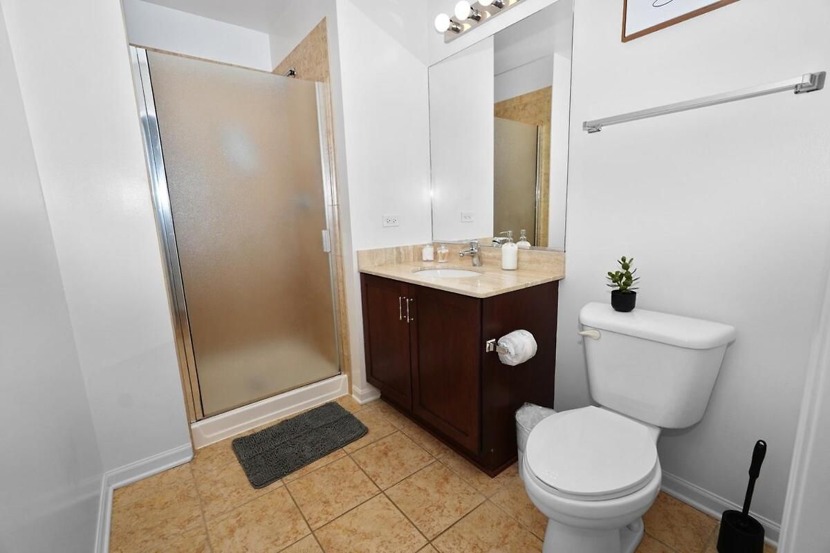 Apartment 18th Floor 2br Grant Park With Balcony, Gym