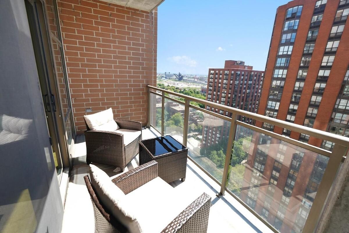 Apartment 18th Floor 2br Grant Park With Balcony, Gym *