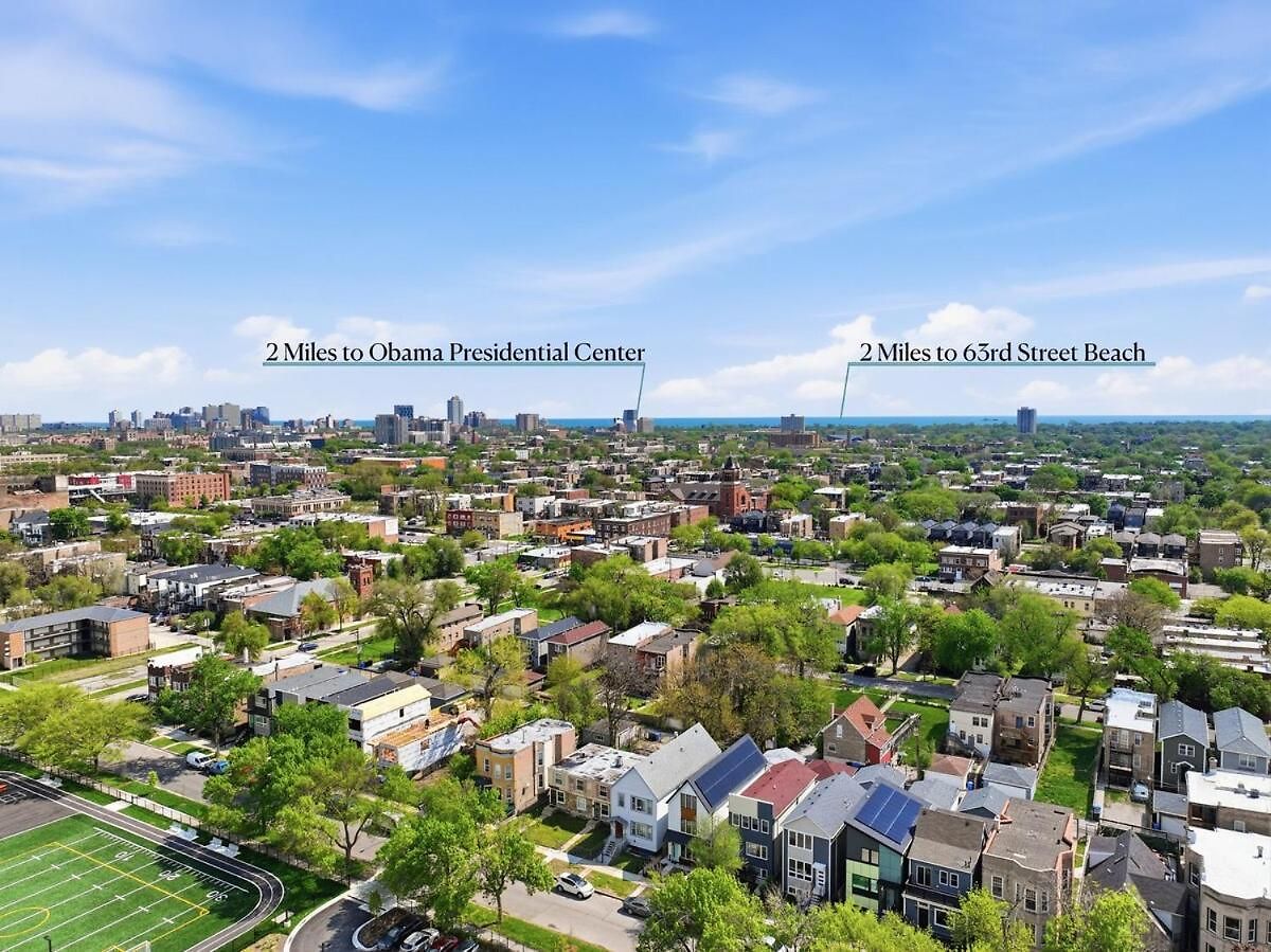 Black Gallery Solar 2br Woodlawn Apartment Chicago