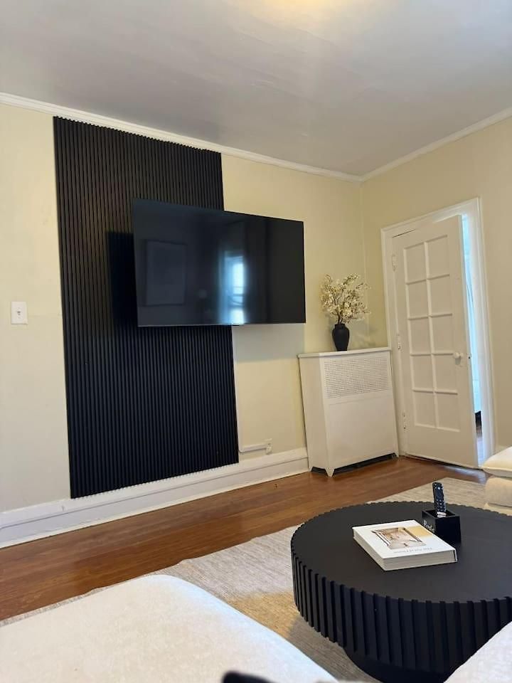 Walk To The • Private Office • 5br *