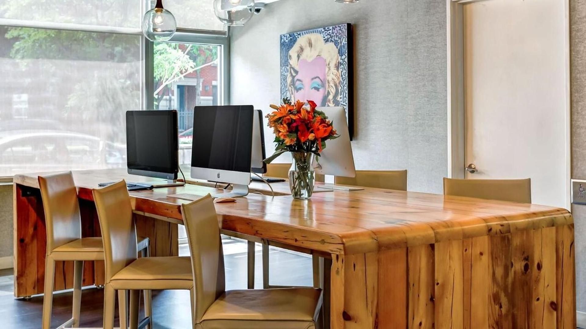 Landing Stylish 2bd Gym Rooftop Lounge Chicago