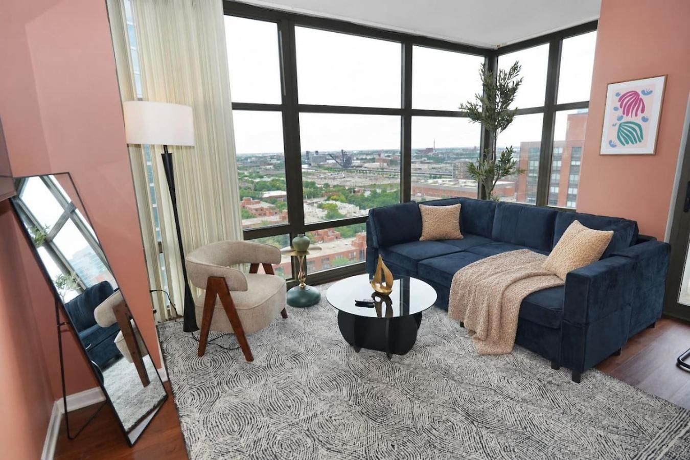Skyline Luxury 19th Floor Retreat Near Grant Park Apartment