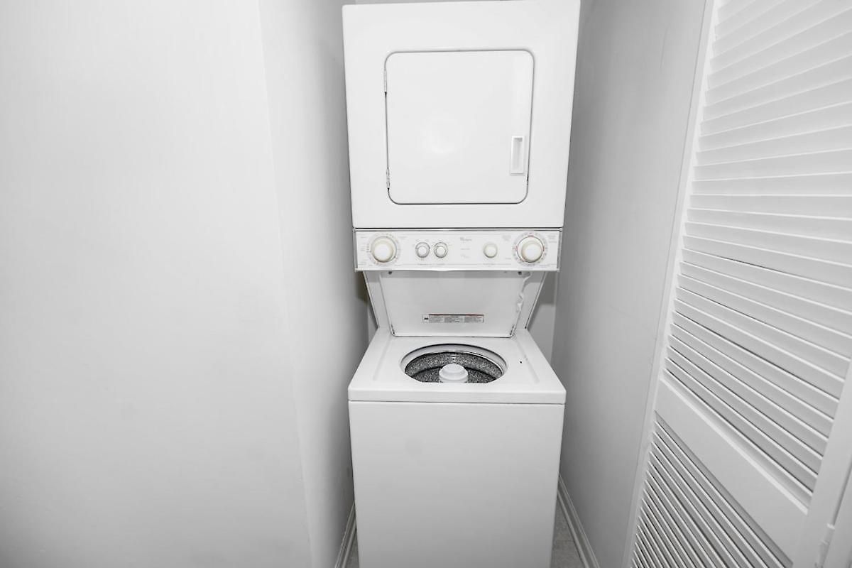 Apartment Skyline 2br On 20th Floor Near Grant Park With Paid Parking *