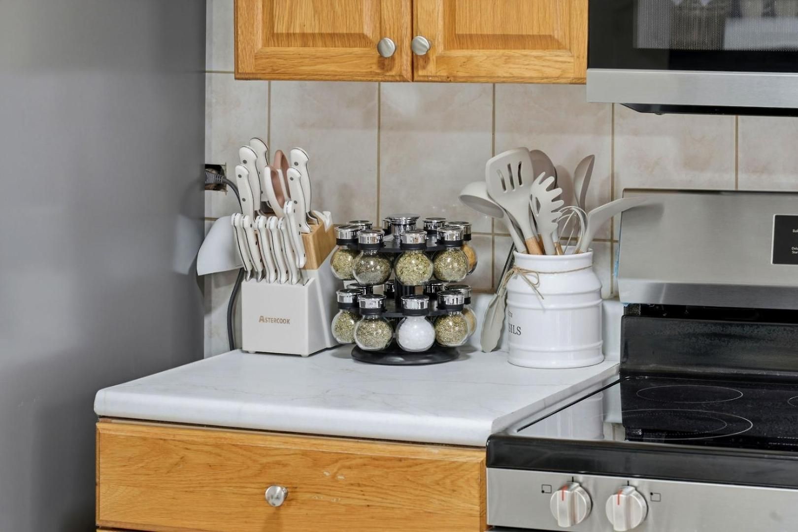 Apartment 3br Near O'hare • Office • Coffee Bar • Sleeps 9 *
