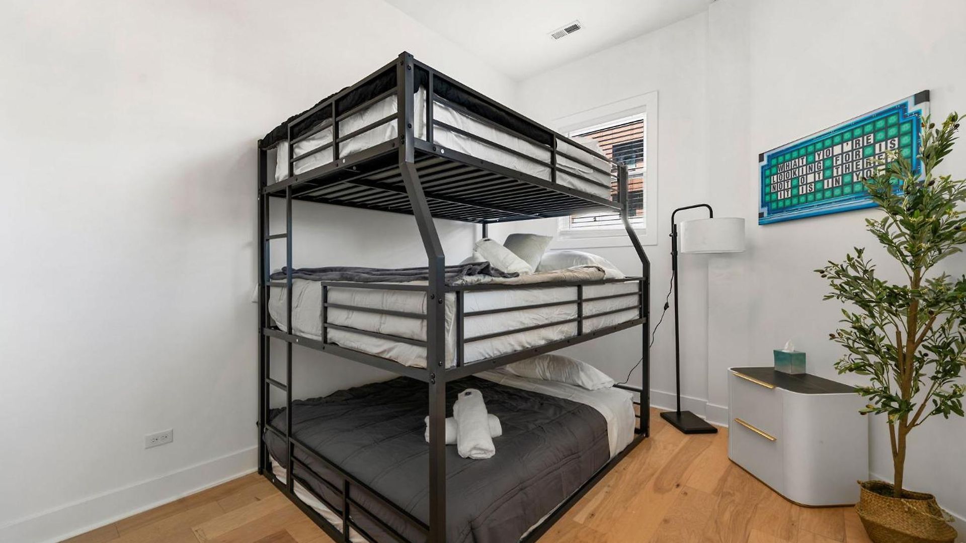 Vibrant West Town Perfect For Families