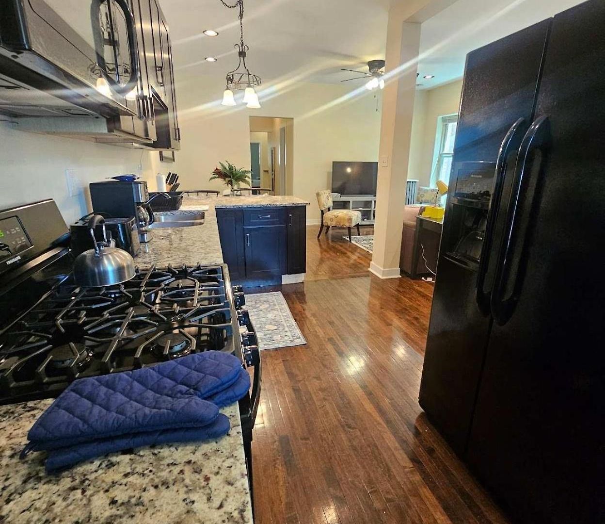 2 Bedroom Unit In Uptown *