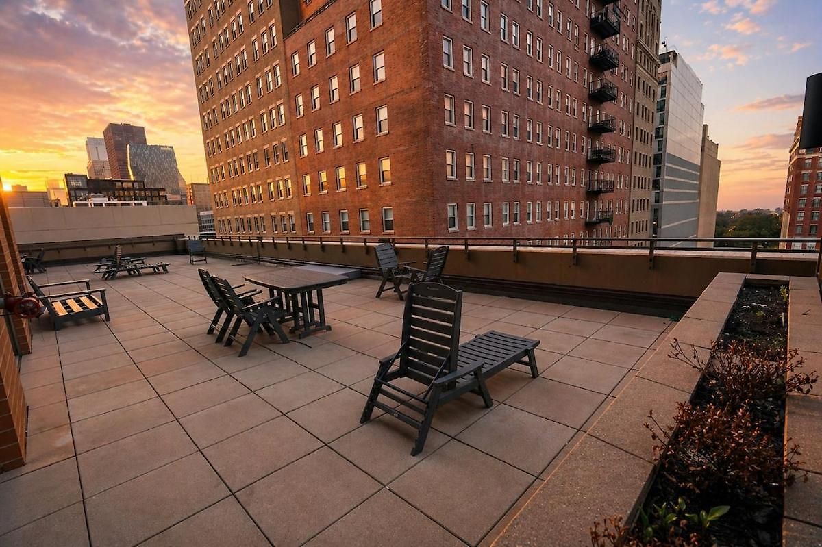 Skyline 2br On 20th Floor Near Grant Park With Paid Parking