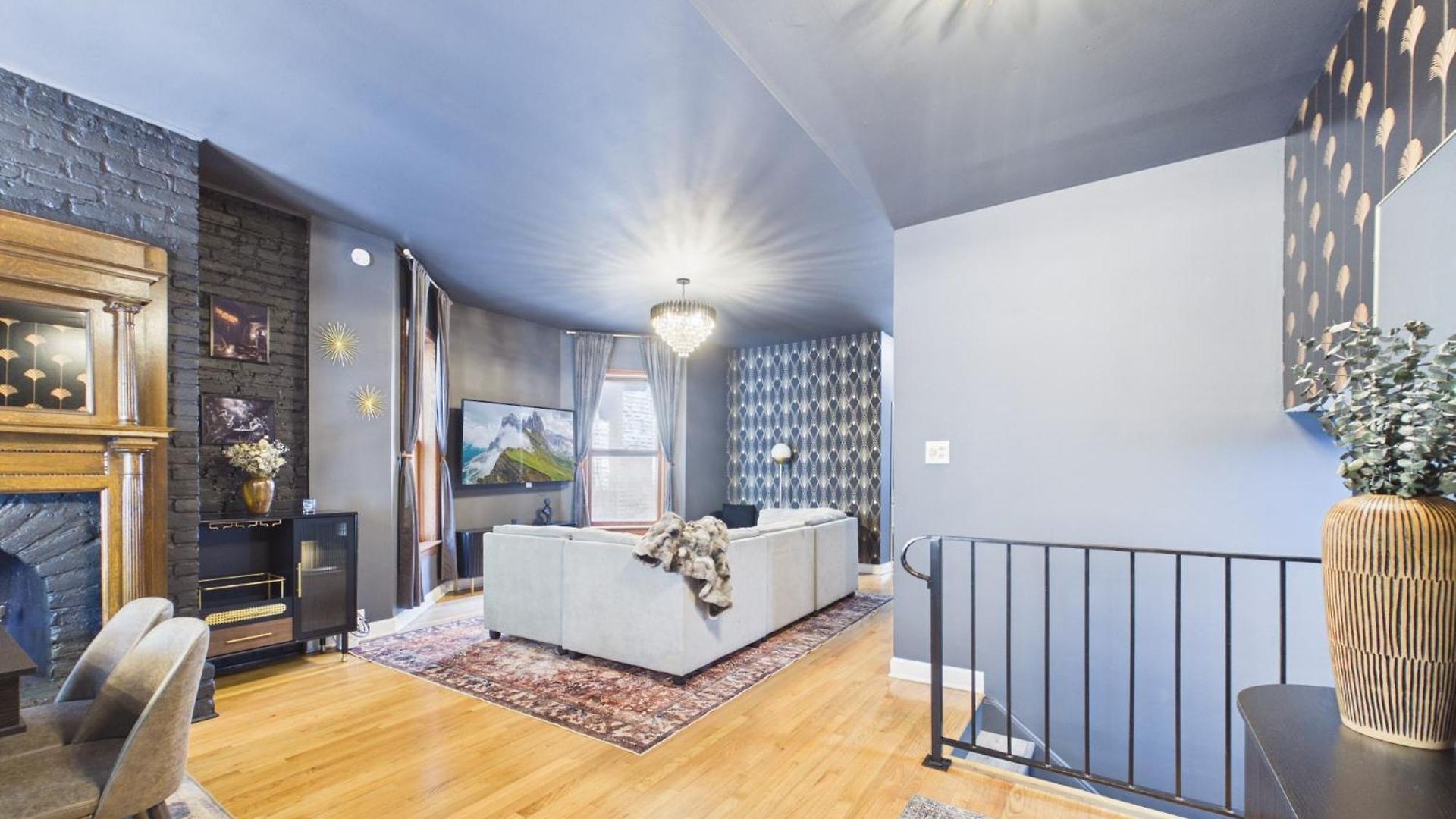 The Dakin Estate 4br Art Deco Speakeasy Duplex Apartment