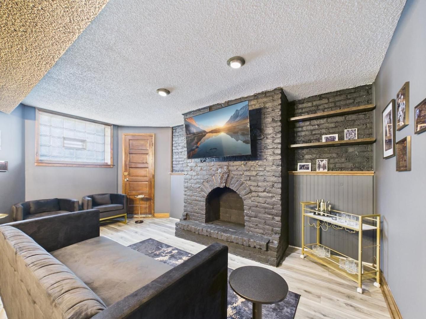 Luxury Wrigley Getaway 2br Parking