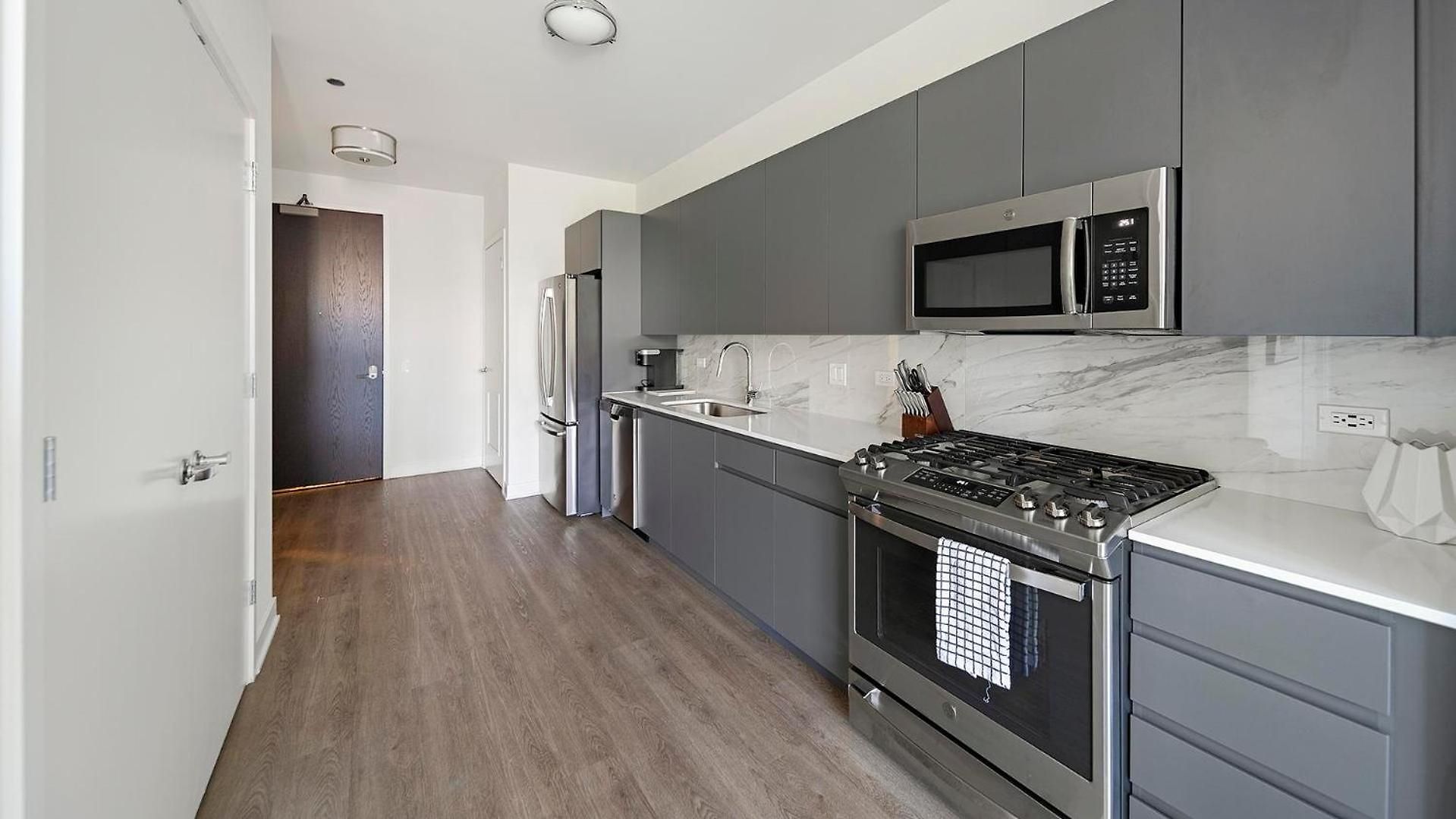 Landing Modern 2Bd Gym Pool Chicago