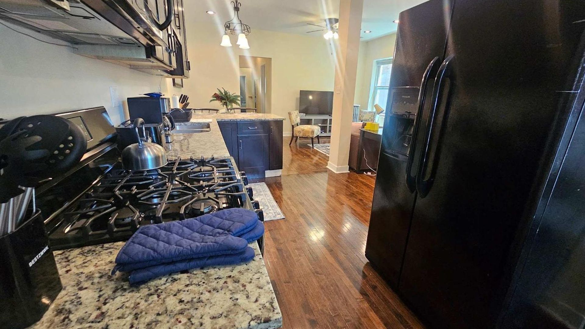 2 Bedroom Unit In Uptown