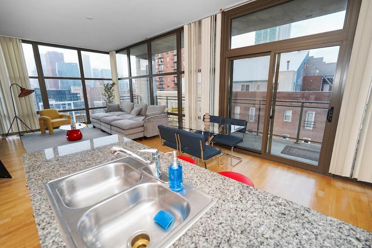 Prime 2br Skyline - 5 Min To Museum Campus Apartment *