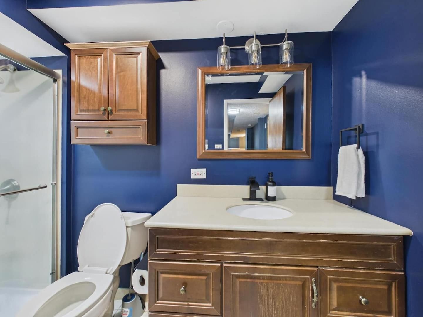 Luxury Wrigley Getaway 2br Parking Apartment