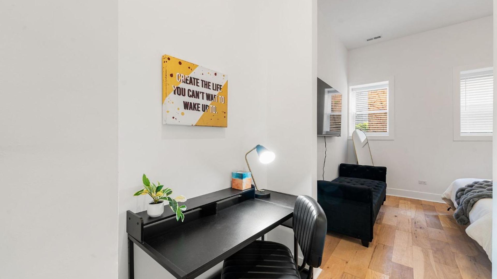 Spacious 3bd West Town Next To Kasama Apartment