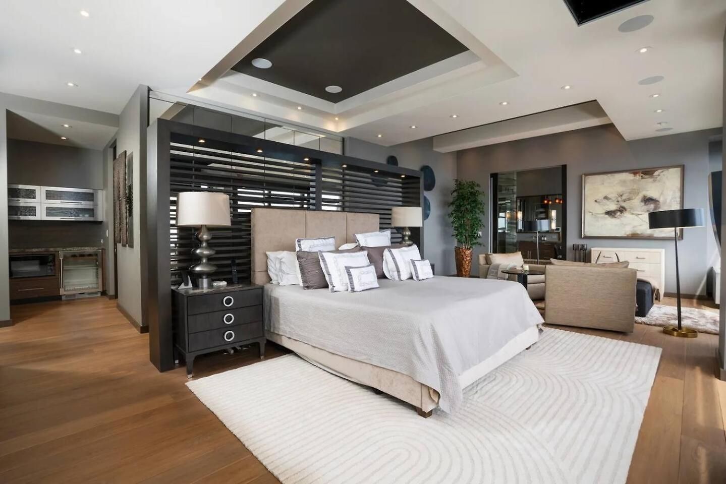 Expansive Views Of Michigan Apartment