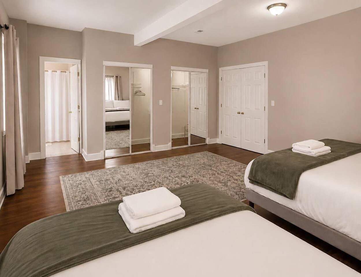 Mccormick Meetup - Prime Location - Sleeps 16 *