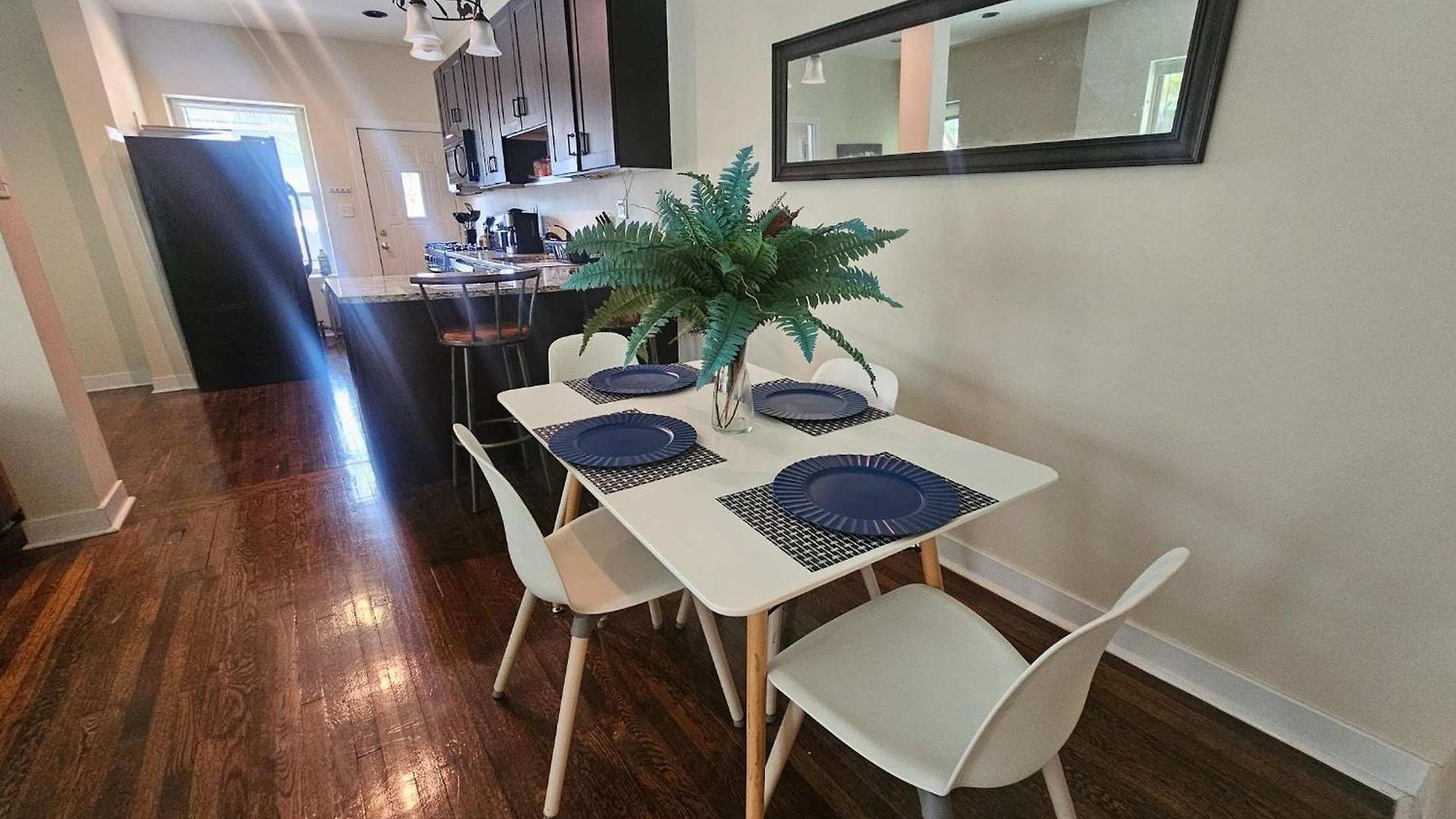 2 Bedroom Unit In Uptown Apartment Chicago