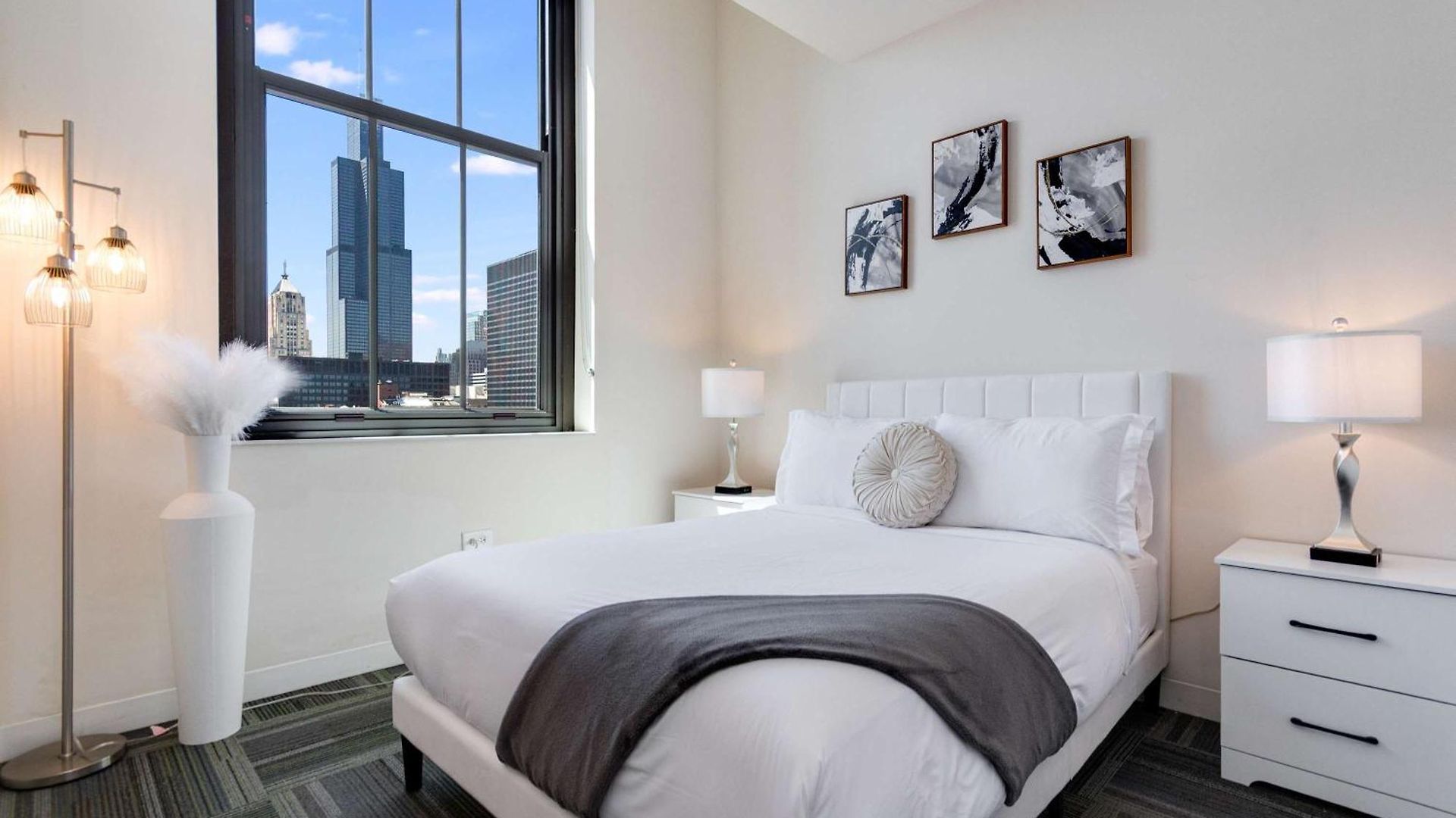 Apartment Downtown With Free In & Out Parking-2 Chicago