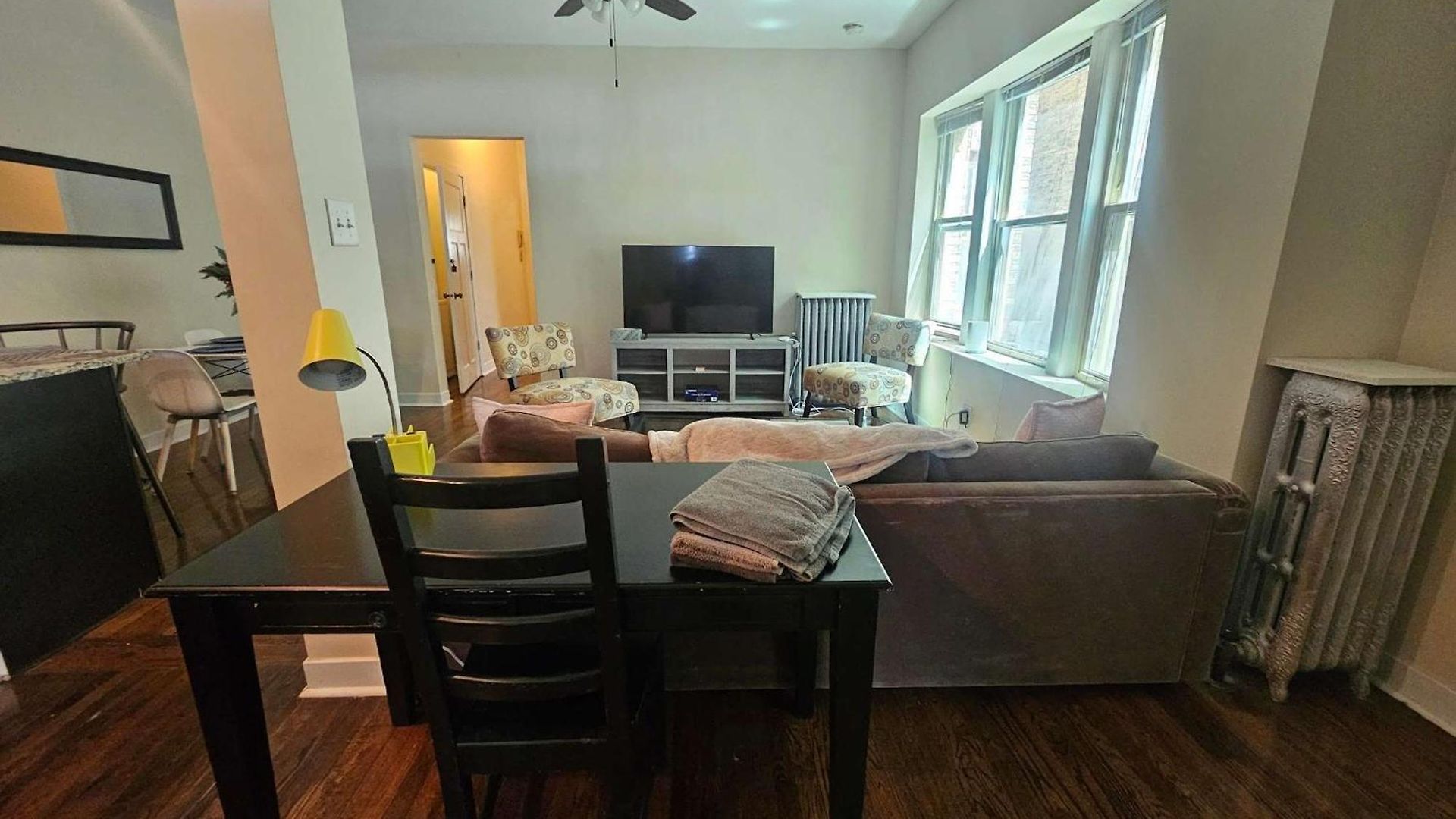 2 Bedroom Unit In Uptown Apartment
