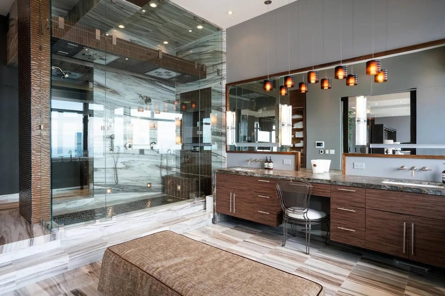 Apartment Expansive Views Of Michigan