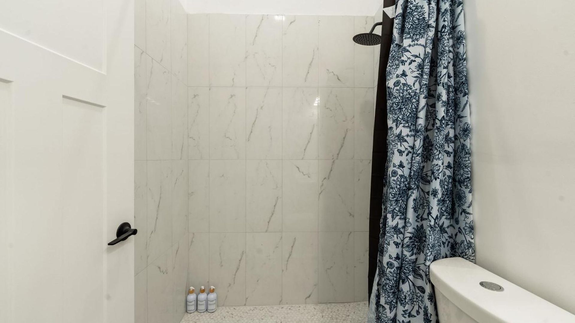 Apartment Spacious 3bd West Town Next To Kasama *