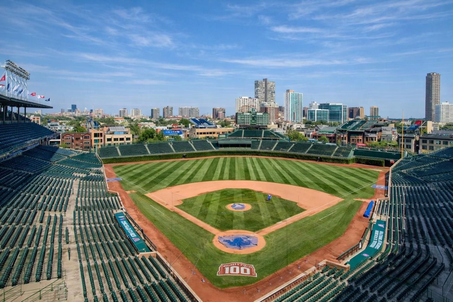 Luxury Wrigley Getaway 2br Parking Apartment