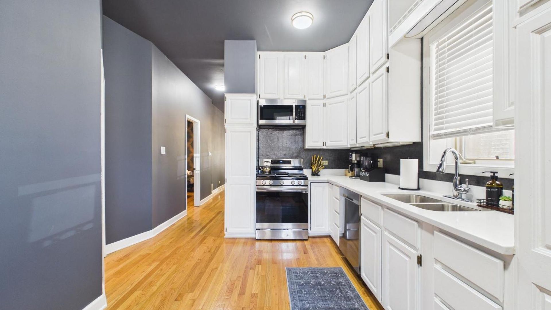The Dakin Estate 4br Art Deco Speakeasy Duplex Chicago