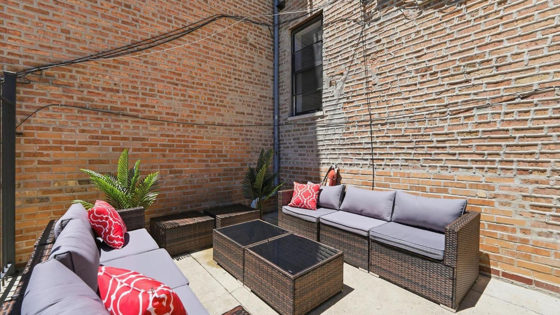 Spacious 3bd West Town Next To Kasama Chicago