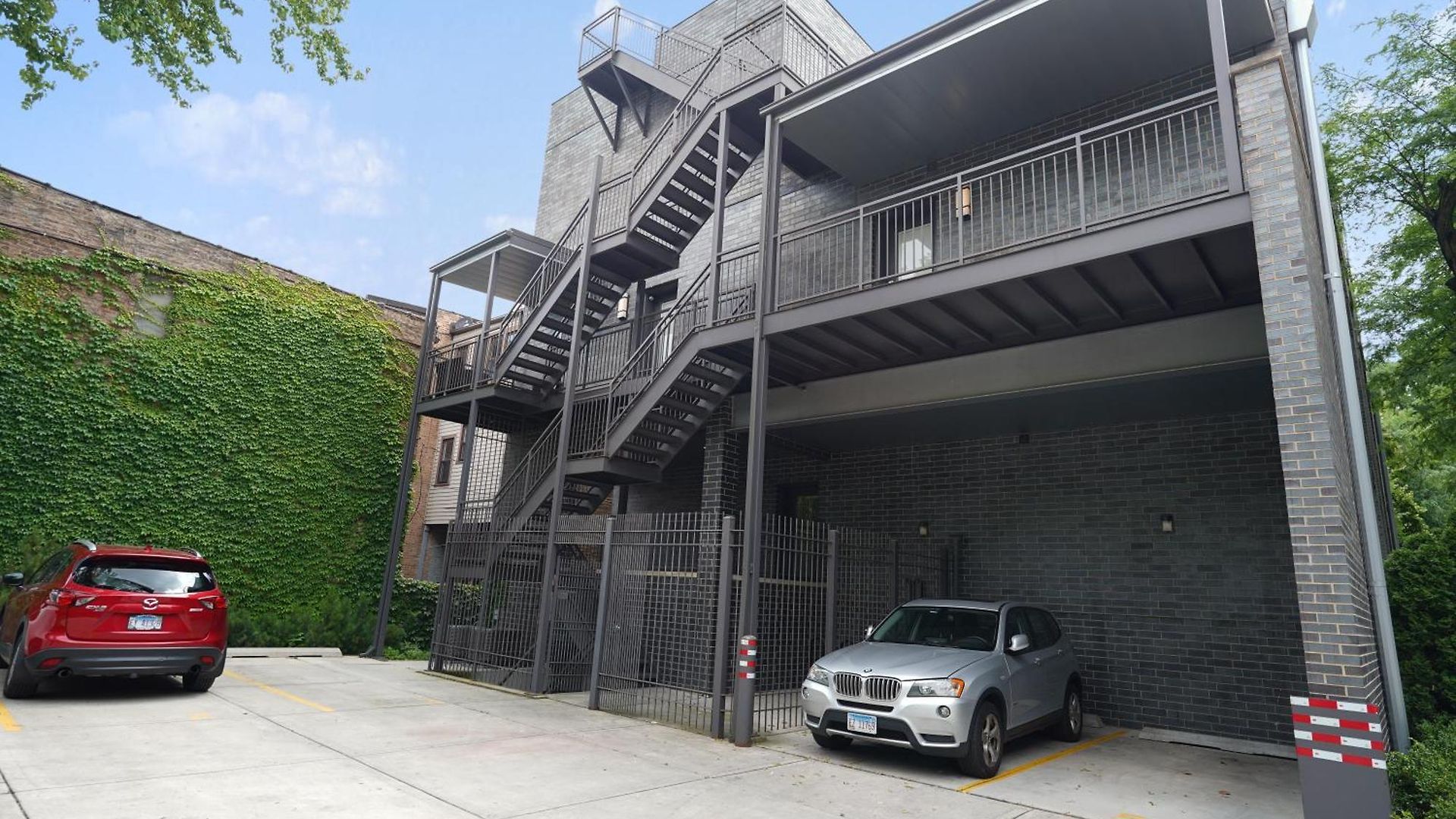 Spacious 4br West Loop Retreat With Optional Parking Apartment