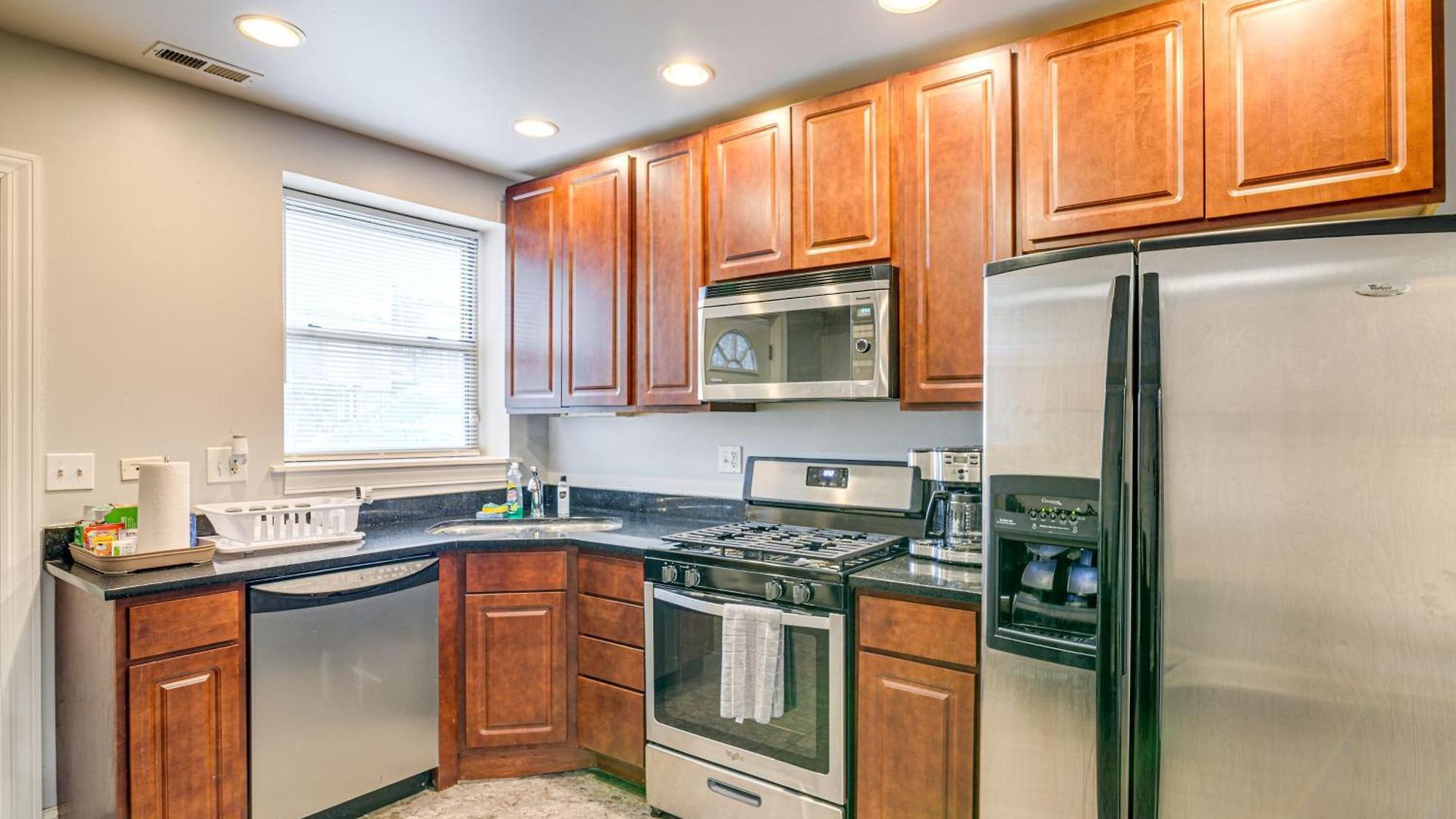 1 Mi To Washington Park: Spacious 1st-floor Condo! Holiday home Chicago