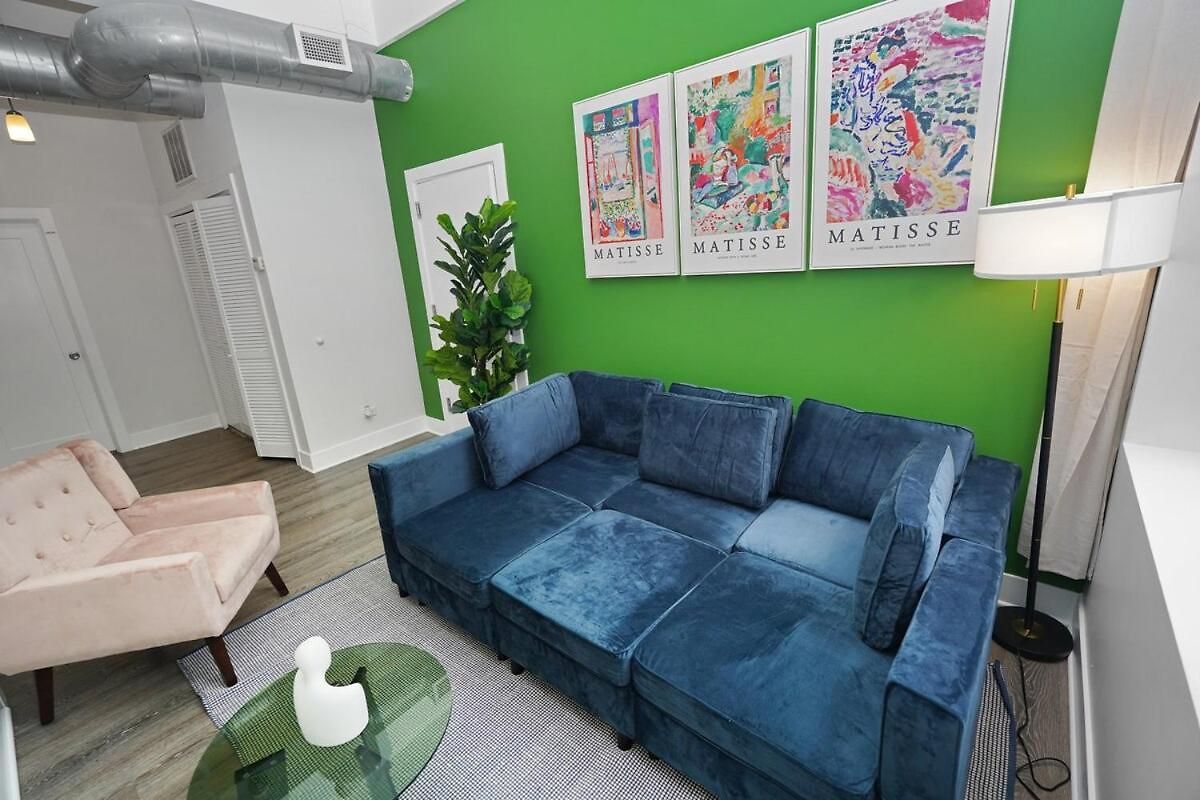 Apartment Cozy 2br Near Mccormick & Wintrust With Opt Parking