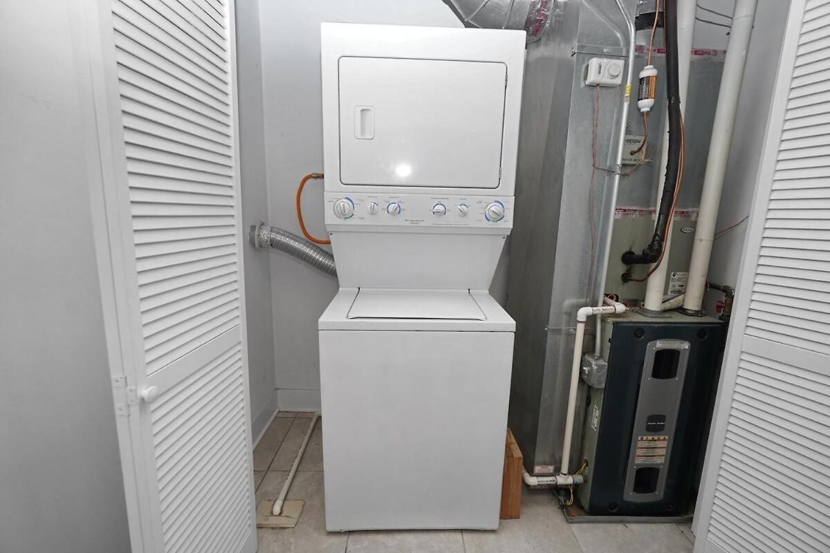 Apartment Cozy 2br Near Mccormick & Wintrust With Opt Parking *