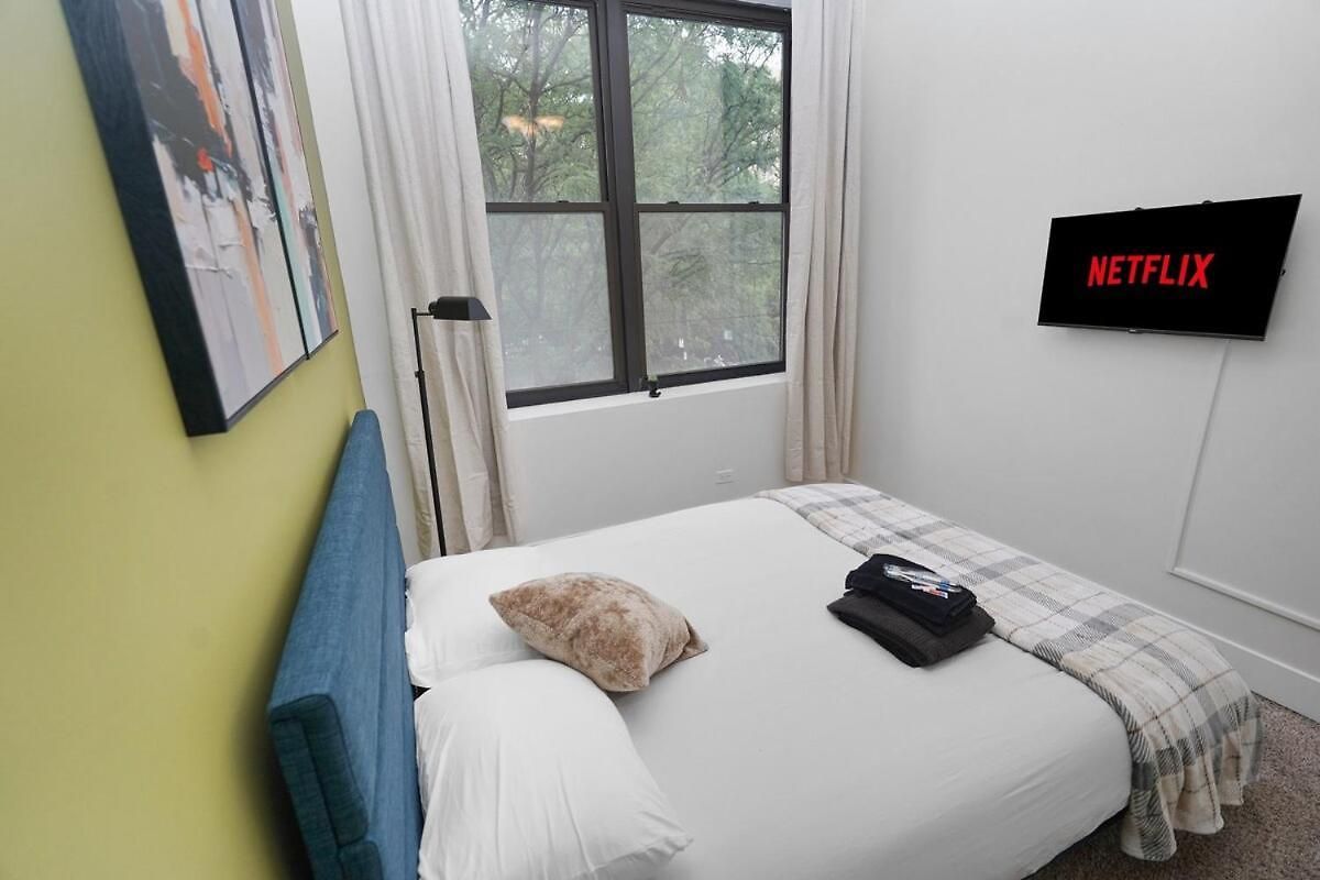 Cozy 2br Near Mccormick & Wintrust With Opt Parking Apartment *