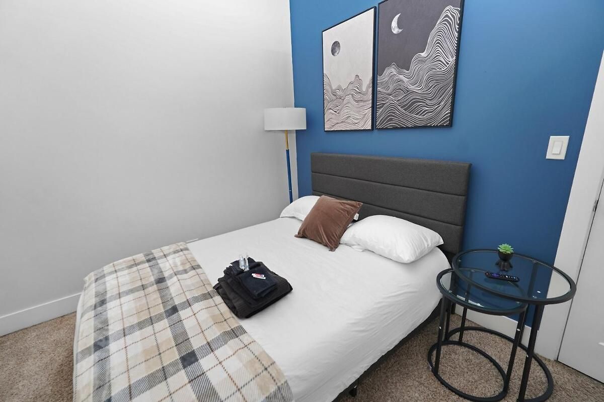 Cozy 2br Near Mccormick & Wintrust With Opt Parking Apartment