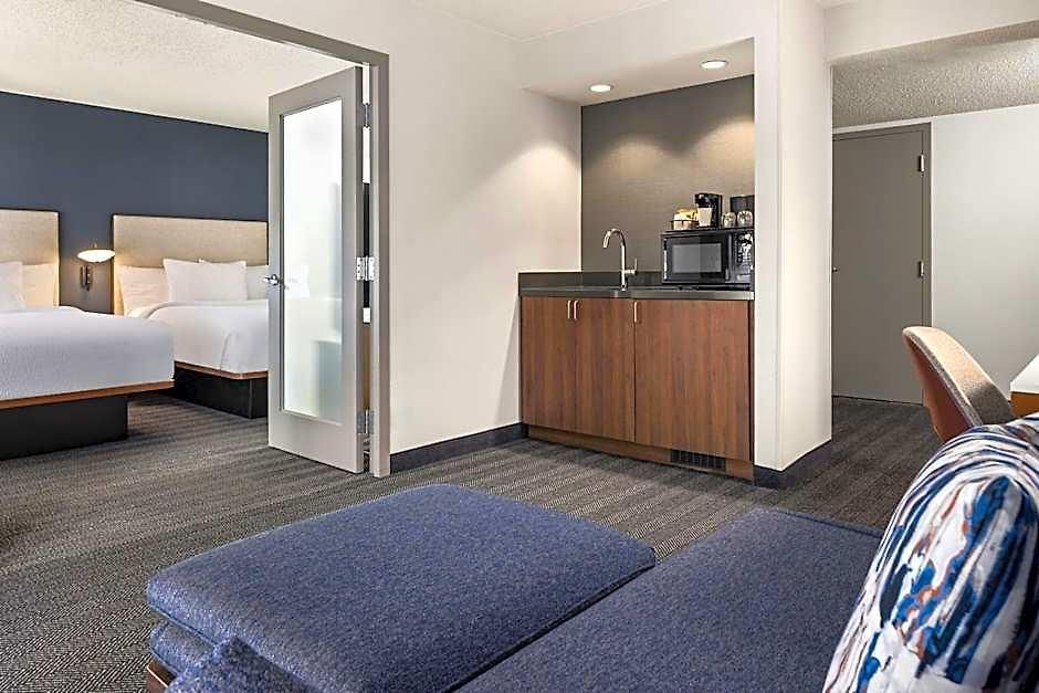 Hotel Courtyard By Marriott Downtown/river North 3*