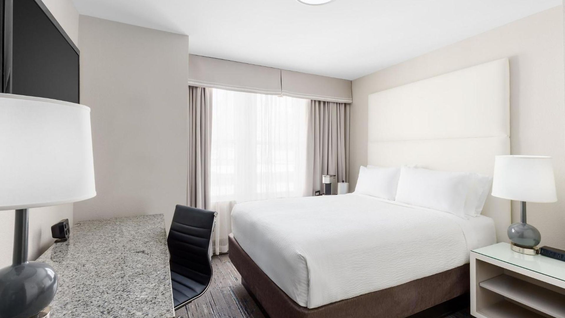 Express - Magnificent Mile By Ihg Chicago