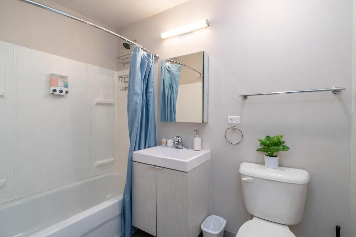 Apartment Modern 2br In South Loop Near Soldier Field, Grant Park, Downtown, & Lakefront Trail Chicago