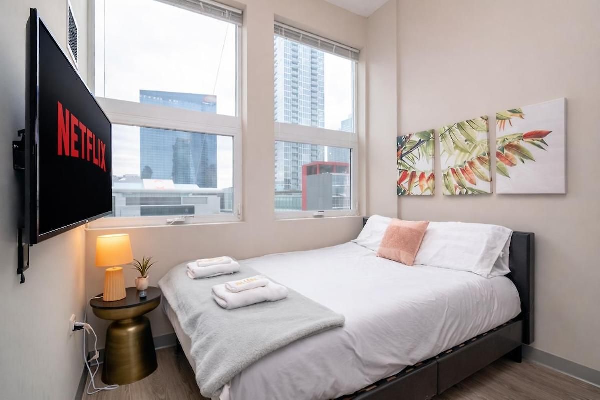 Modern 2br In South Loop Near Soldier Field, Grant Park, Downtown, & Lakefront Trail *