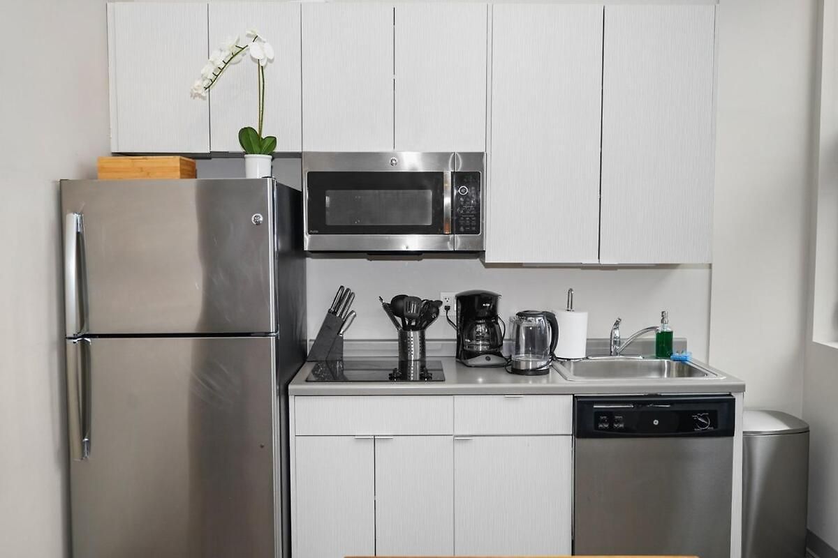 Mccormick Place 2br Oasis With Optional Parking, Patio, Gym For Up To 6 Guests Near Museum Campus, Grant Park & Soldier Field Chicago