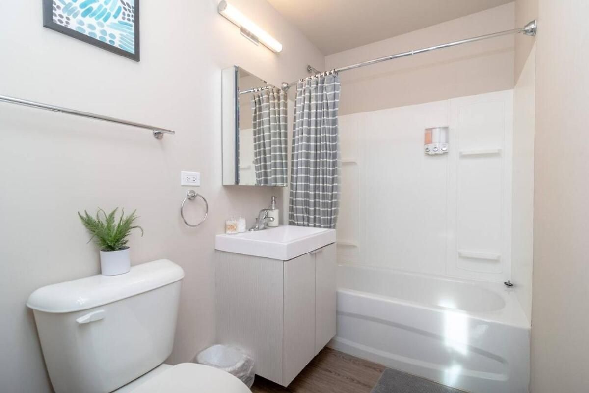 Apartment Modern 2br South Loop Gem Near Mccormick Place, Navy Pier, Adler Planetarium & Columbia College Chicago