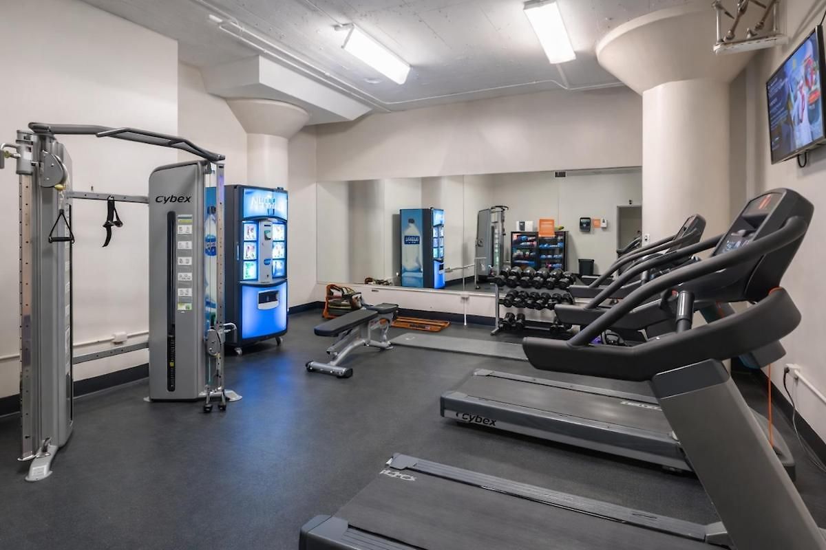 Mccormick Oasis With Balcony, Optional Parking, Patio And Gym Sleeps 6 Near Mccormick Place, Grant Park, Soldier Field & Museum Campus Apartment Chicago